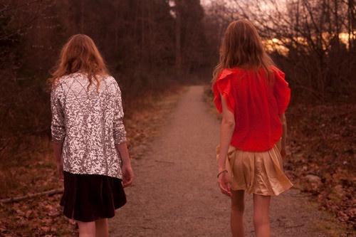 双手抱头的女生头像可猜哪些字2 双手抱头的女生头像可猜哪些字2