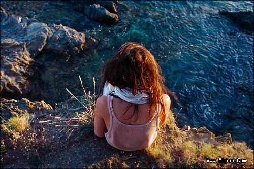 穿过四季的画面歌颂什么歌,穿越四季是哪首歌